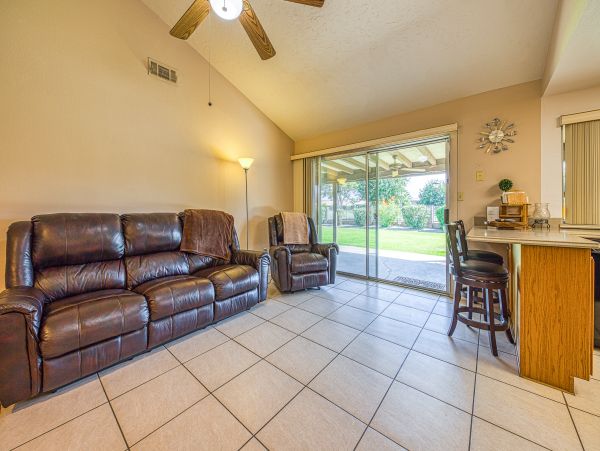Palm Desert Home 983931