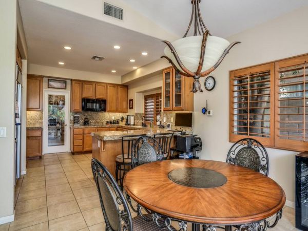 Palm Desert Home 983933