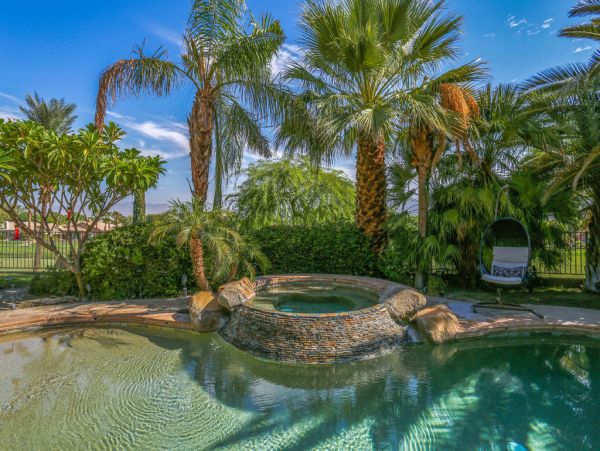 Palm Desert Home 983933