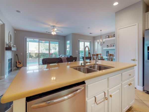 Palm Desert Home 983935
