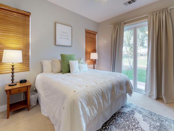 Palm Desert Home 983935