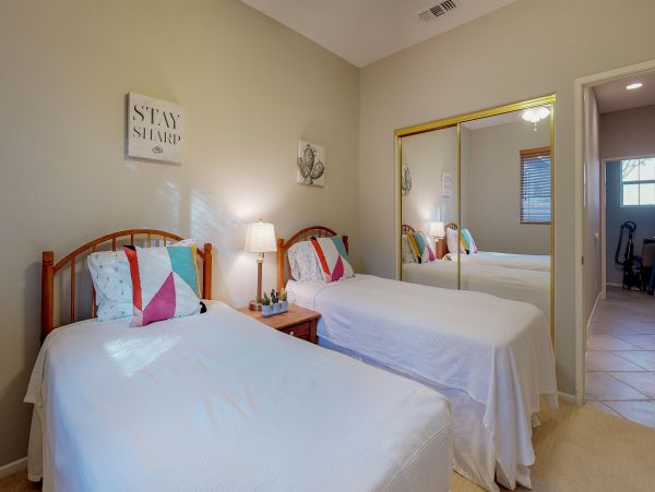 Palm Desert Home 983935