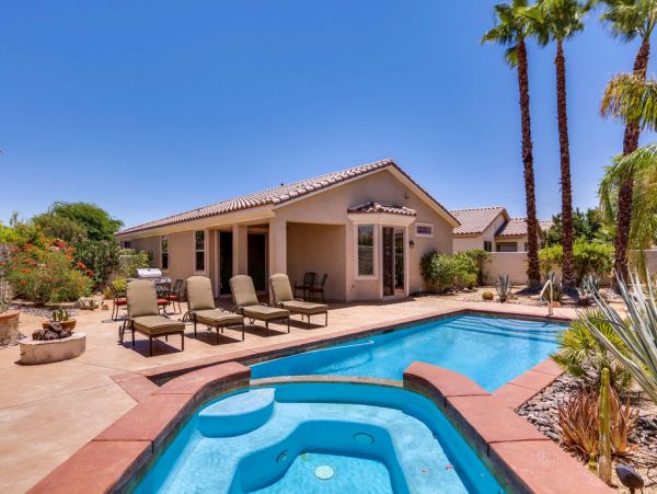 Palm Desert Home 983936