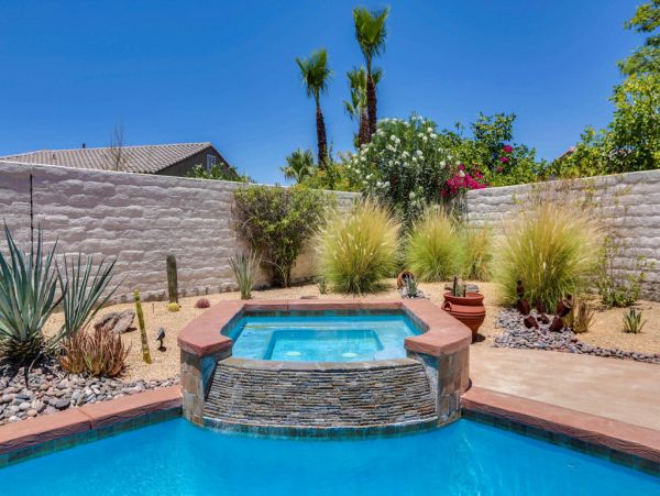 Palm Desert Home 983936