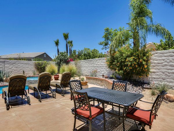 Palm Desert Home 983936