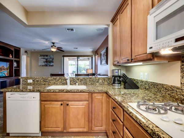 Palm Desert Home 983936