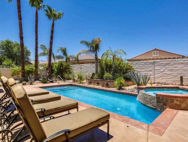 Palm Desert Home 983936