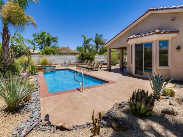 Palm Desert Home 983936