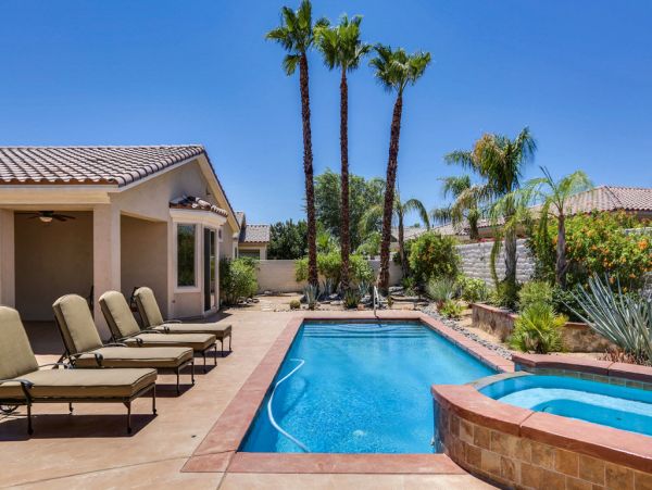 Palm Desert Home 983936