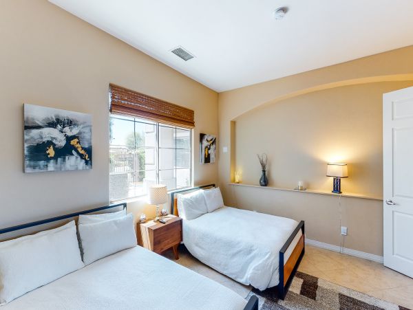 Palm Desert Home 983937