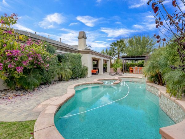 Palm Desert Home 983937