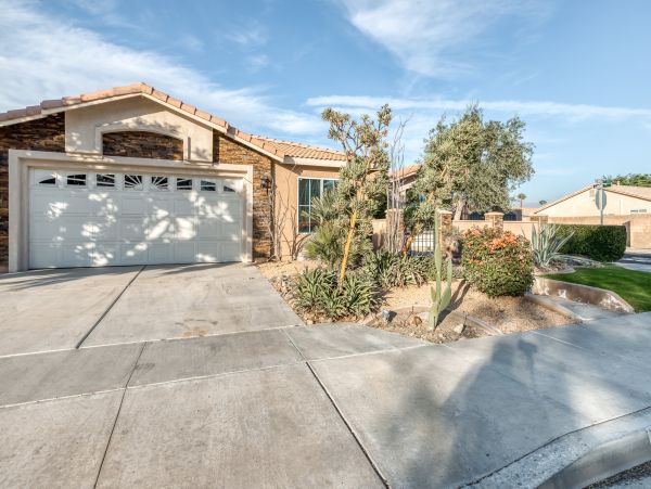 Palm Desert Home 983939
