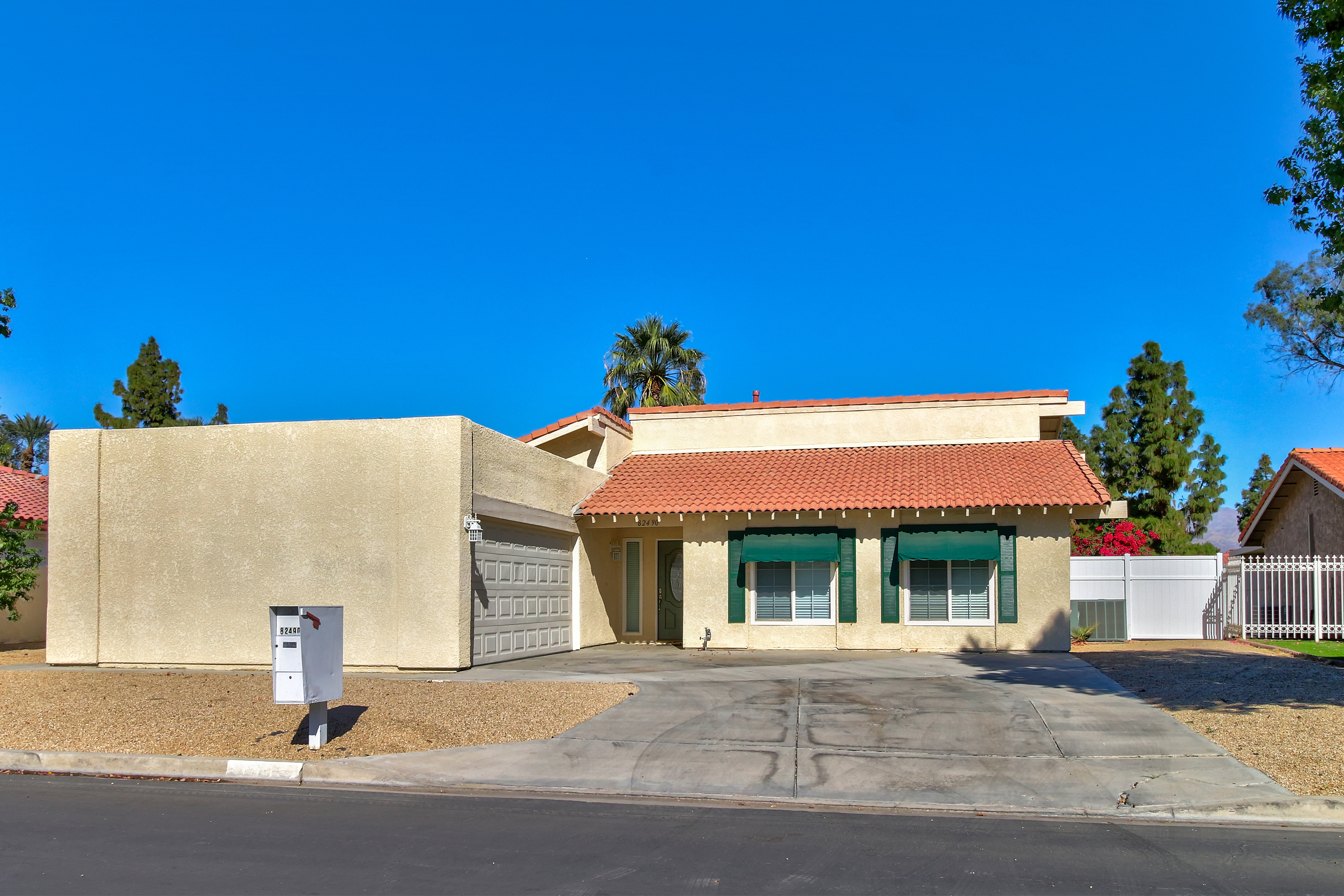 Palm Desert Home 983940