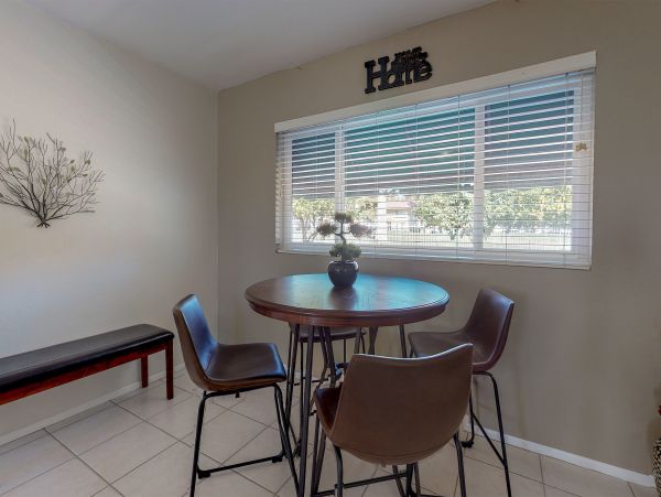 Palm Desert Home 983940