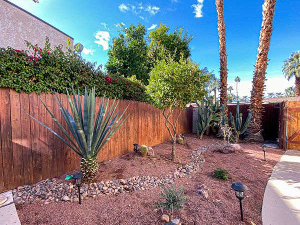 Palm Desert Home 983943