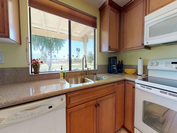 Palm Desert Home 983949