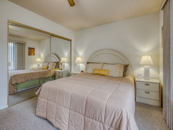 Palm Desert Home 983950