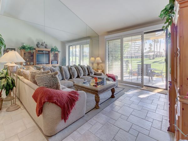 Palm Desert Home 983951