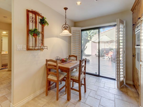 Palm Desert Home 983951