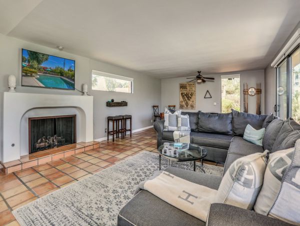 Palm Desert 3 Bedroom Home with Pool & Game Room