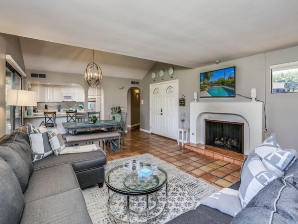 Palm Desert 3 Bedroom Home with Pool & Game Room
