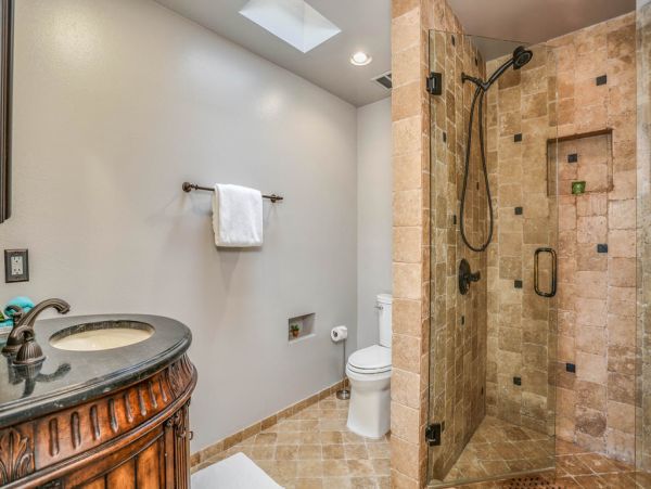 Palm Desert 3 Bedroom Home with Pool & Game Room