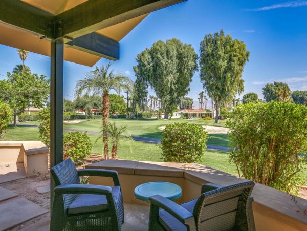 Palm Desert 3 Bedroom Home with Pool & Game Room