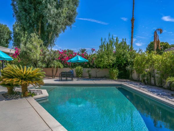 Palm Desert 3 Bedroom Home with Pool & Game Room