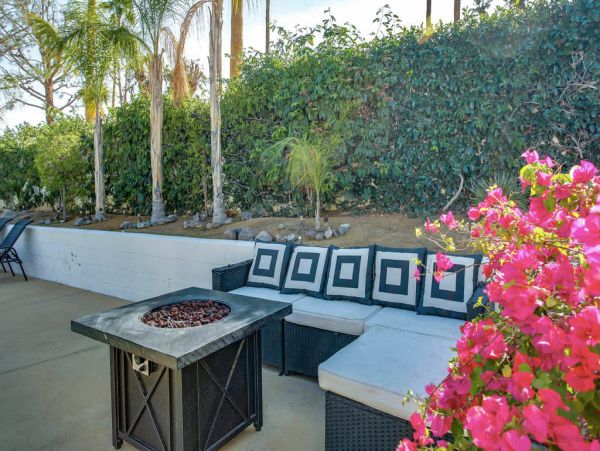 Palm Desert Home 983958