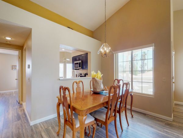 Palm Desert Home 983960