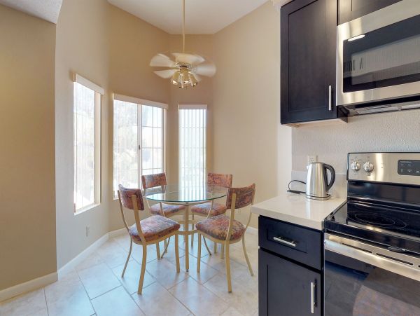 Palm Desert Home 983960