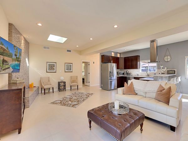 Palm Desert Home 983977