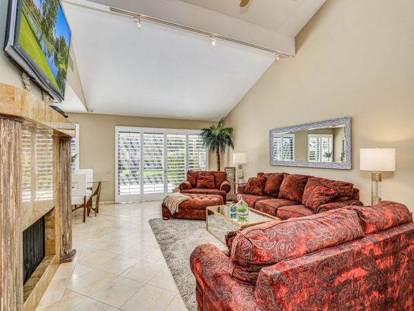 Palm Desert Home 983979