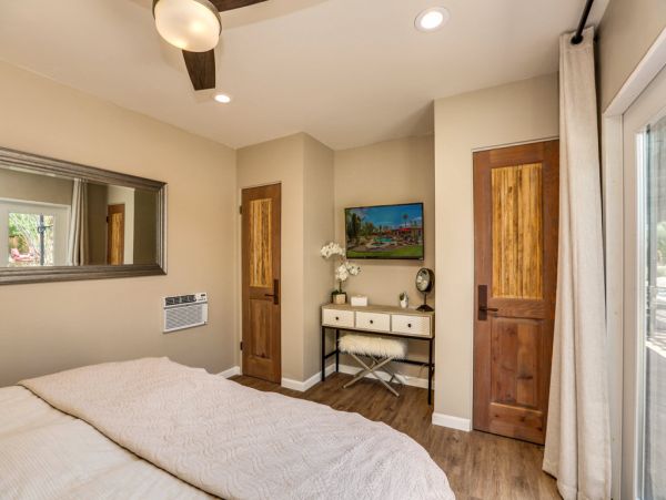 Palm Desert Home 983994