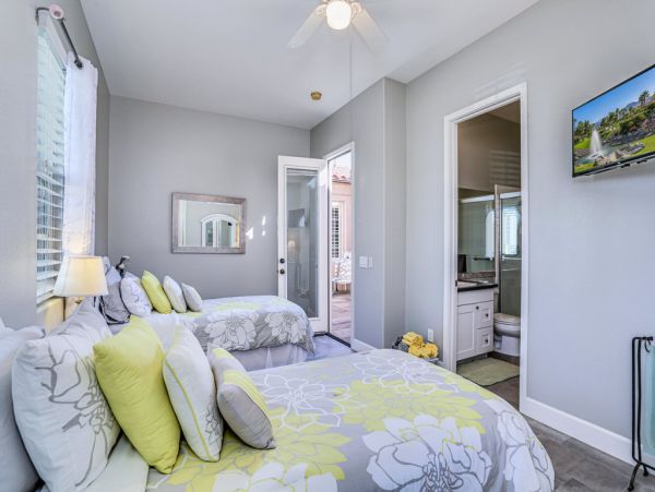 Palm Desert Home 983995