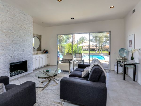 Palm Desert Home 983996