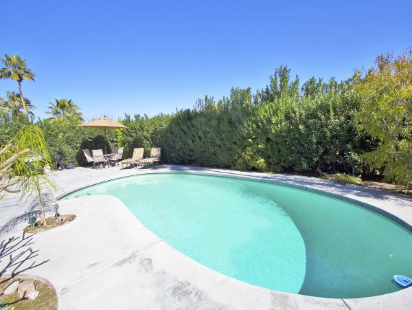 Palm Desert Home 984000