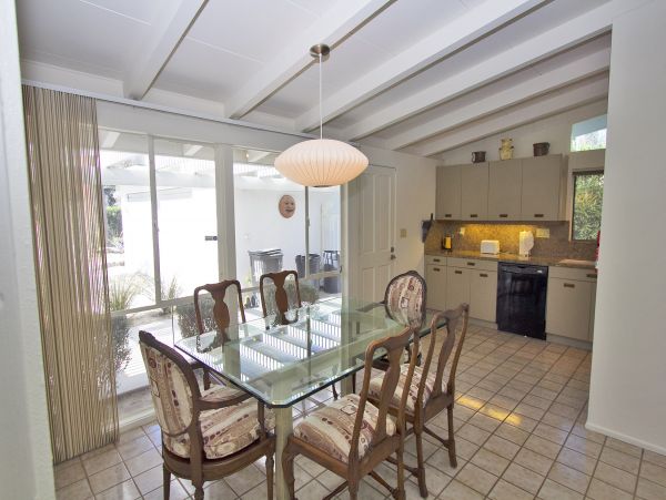 Palm Desert Home 984000