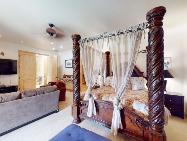 Luxury 8 Bedroom Estate with Pool & Spa in Rancho Mirage