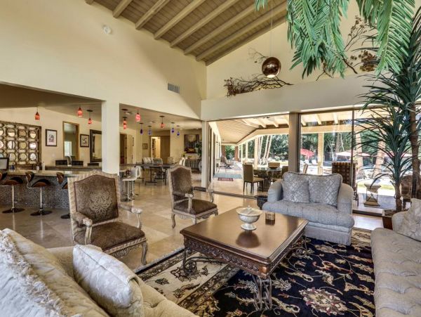 Luxury 8 Bedroom Estate with Pool & Spa in Rancho Mirage