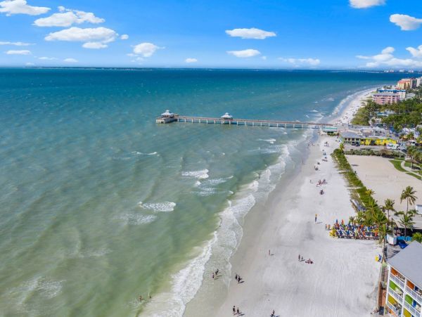 Short Walk to Beach Fort Myers Vacation Home Private Pool