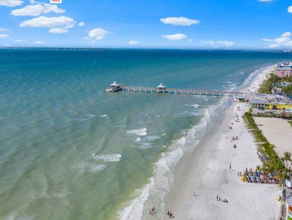 Short Walk to Beach Fort Myers Vacation Home Private Pool