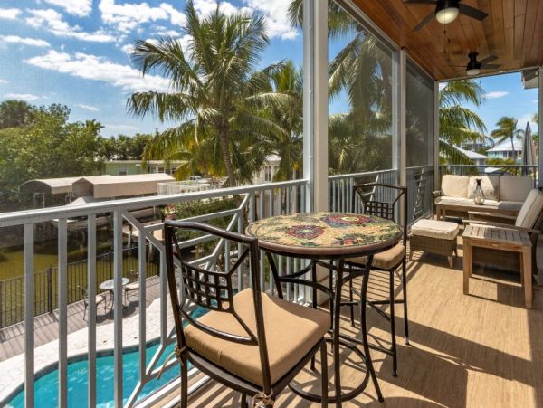 Short Walk to Beach Fort Myers Vacation Home Private Pool
