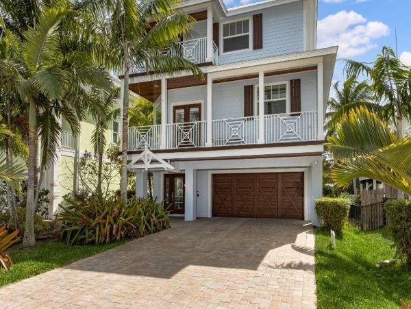 Short Walk to Beach Fort Myers Vacation Home Private Pool