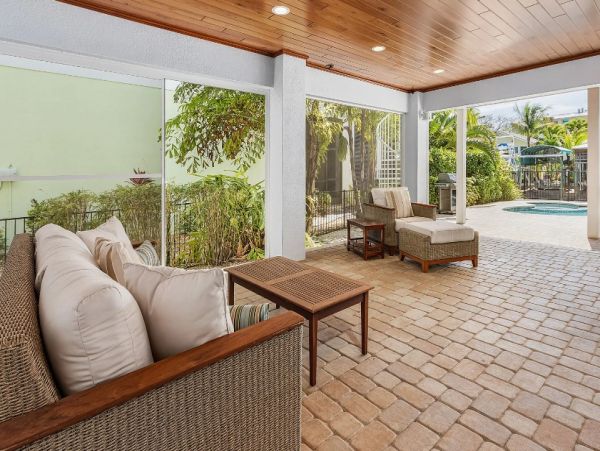 Short Walk to Beach Fort Myers Vacation Home Private Pool