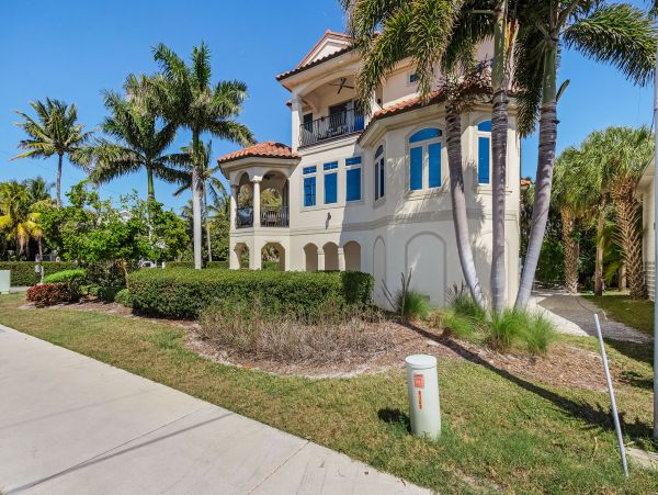 Fort Myers Beach Luxury Home with Pool & Gulf Views