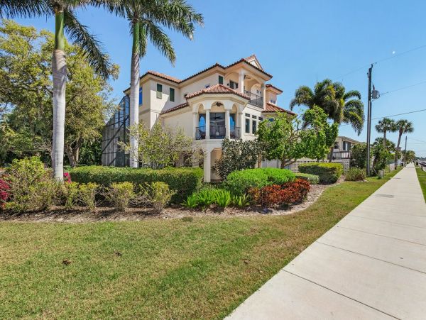 Fort Myers Beach Luxury Home with Pool & Gulf Views