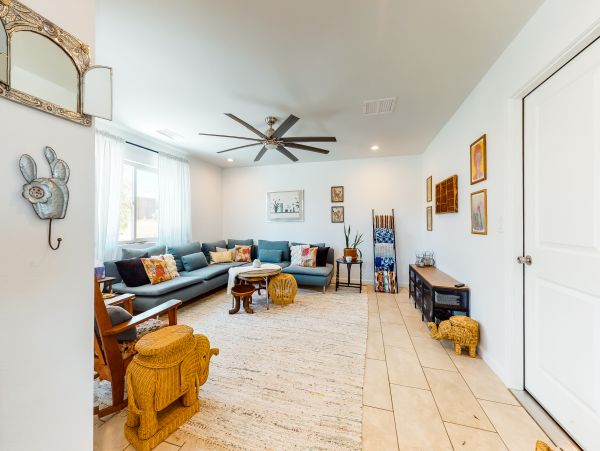 Palm Springs Home 984021