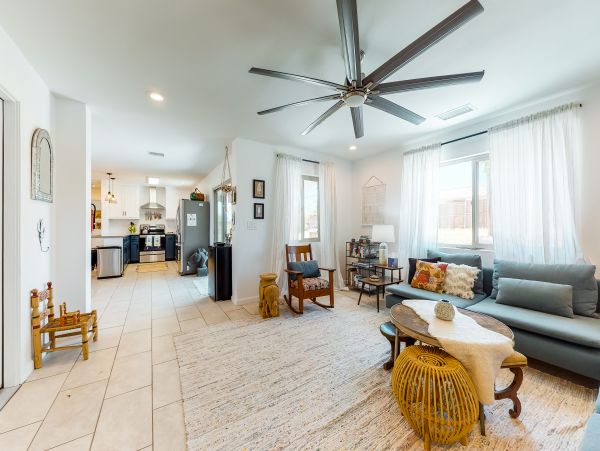 Palm Springs Home 984021