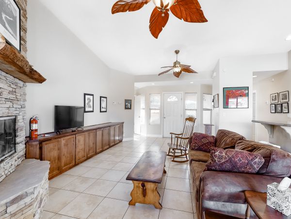 Palm Springs Home 984023